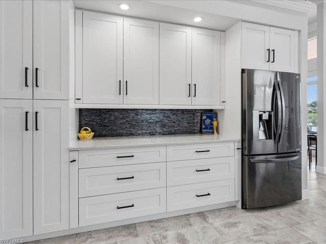 6526 Ilex CIR, Naples, FL 34109