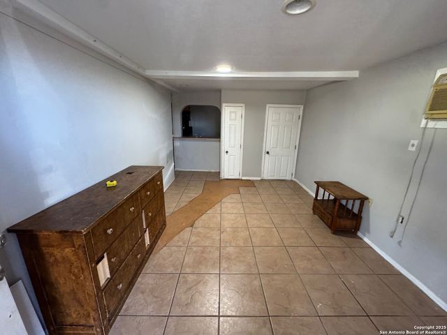 134 Cheyenne, San Antonio, TX 78207