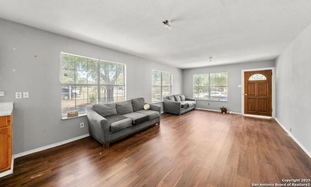 134 Cheyenne, San Antonio, TX 78207