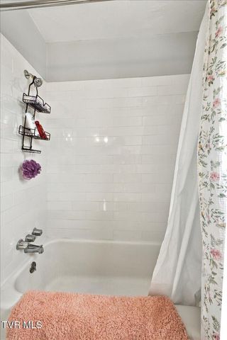 1565 Pineola Avenue, Kingsport, TN 37664