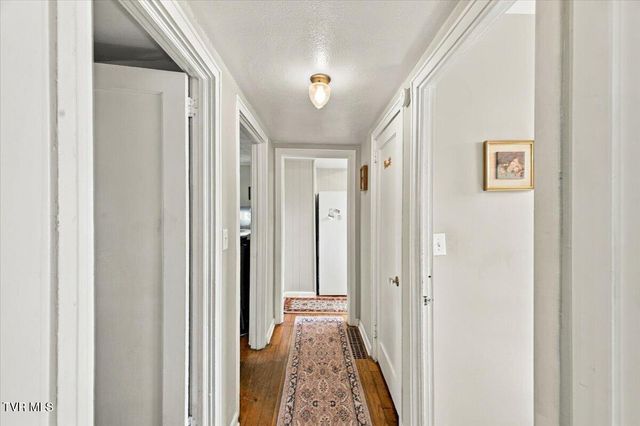 1565 Pineola Avenue, Kingsport, TN 37664