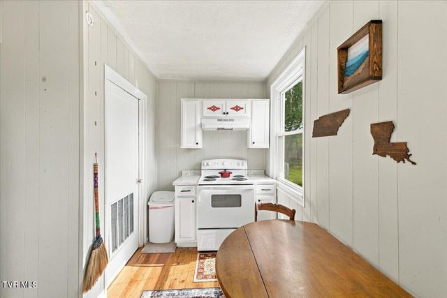 1565 Pineola Avenue, Kingsport, TN 37664