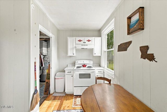 1565 Pineola Avenue, Kingsport, TN 37664