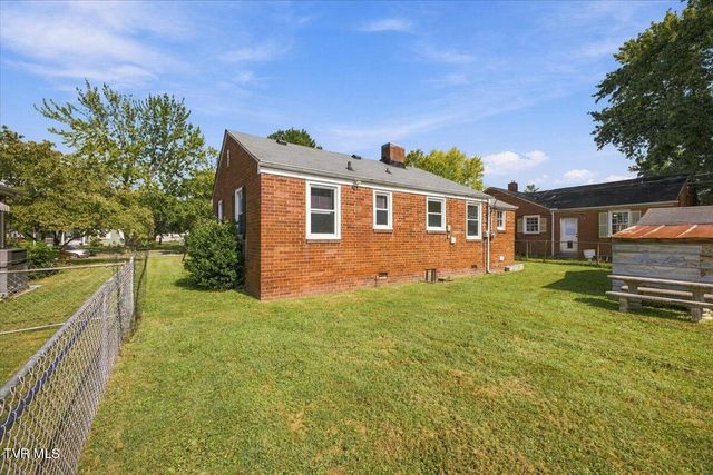 1565 Pineola Avenue, Kingsport, TN 37664