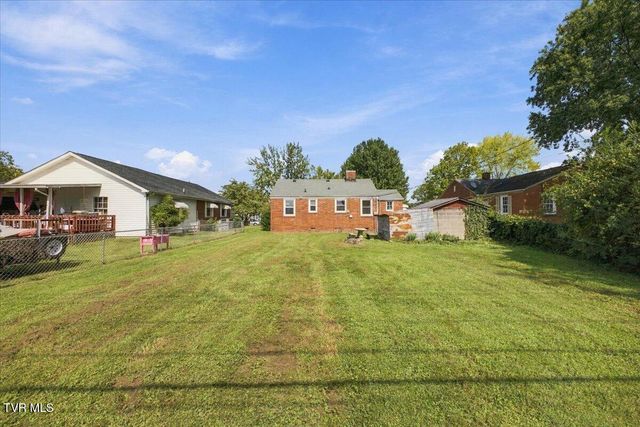 1565 Pineola Avenue, Kingsport, TN 37664