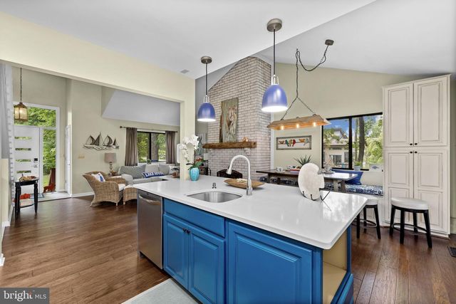 1917 LAKEVIEW PKWY, Locust Grove, VA 22508