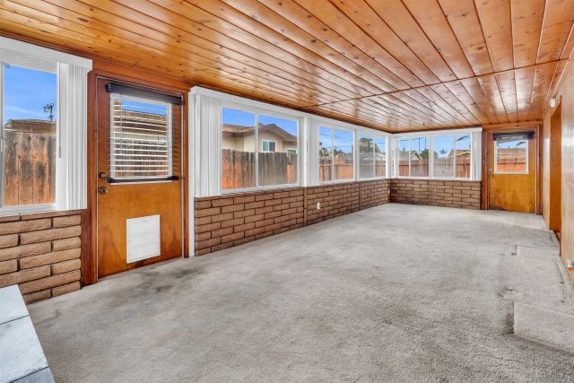 901 Saint George Ct, Spring Valley, CA 91977