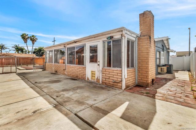 901 Saint George Ct, Spring Valley, CA 91977