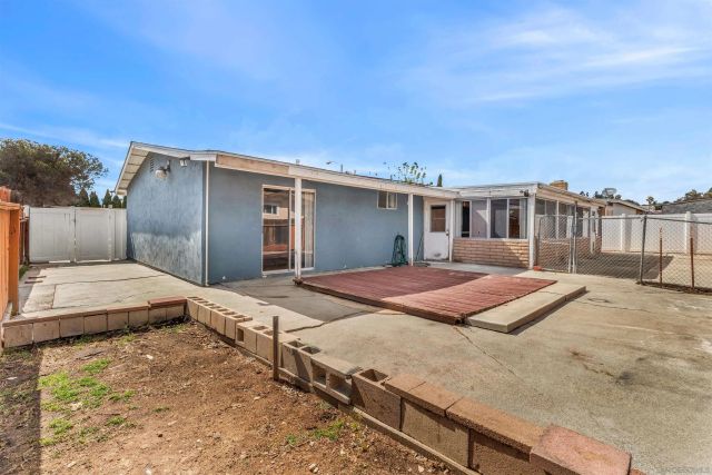 901 Saint George Ct, Spring Valley, CA 91977
