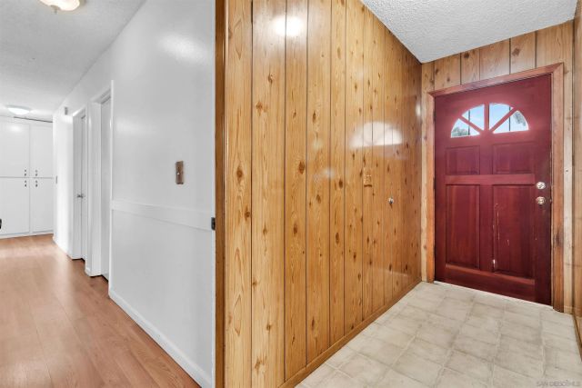 901 Saint George Ct, Spring Valley, CA 91977