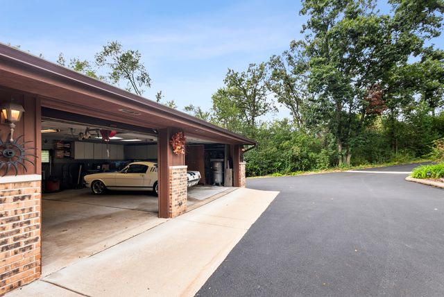10855 W 151st Street, Orland Park, IL 60467