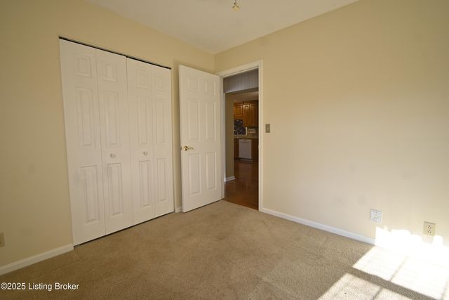 9107 Danby Ct, Louisville, KY 40291