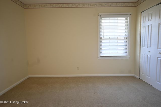 9107 Danby Ct, Louisville, KY 40291