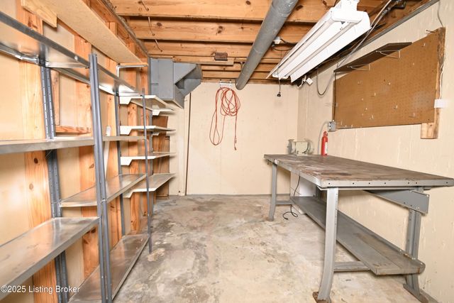 9107 Danby Ct, Louisville, KY 40291