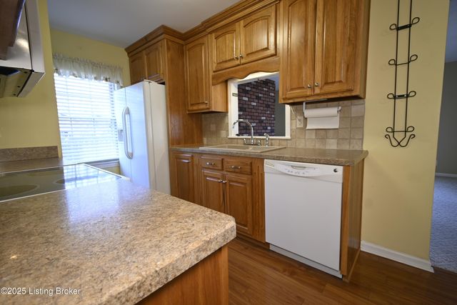 9107 Danby Ct, Louisville, KY 40291