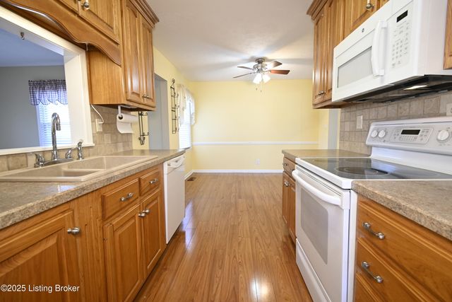 9107 Danby Ct, Louisville, KY 40291