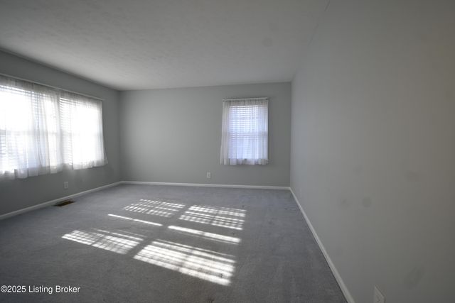 9107 Danby Ct, Louisville, KY 40291