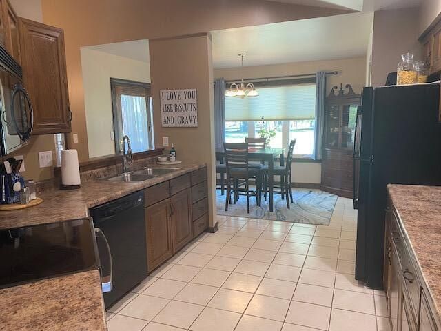 1807 BLUFF POINTE DR, Columbia, MO 65201