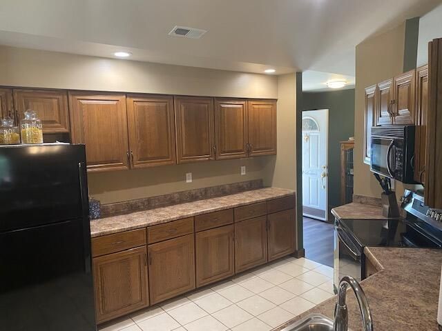 1807 BLUFF POINTE DR, Columbia, MO 65201