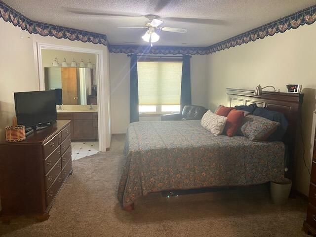 1807 BLUFF POINTE DR, Columbia, MO 65201