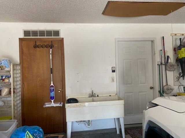 1807 BLUFF POINTE DR, Columbia, MO 65201