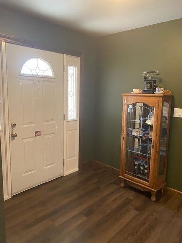 1807 BLUFF POINTE DR, Columbia, MO 65201