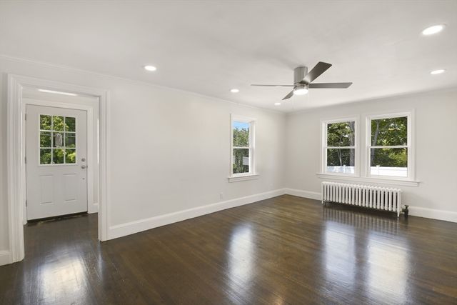 35 Richardson Rd, Fitchburg, MA 01420