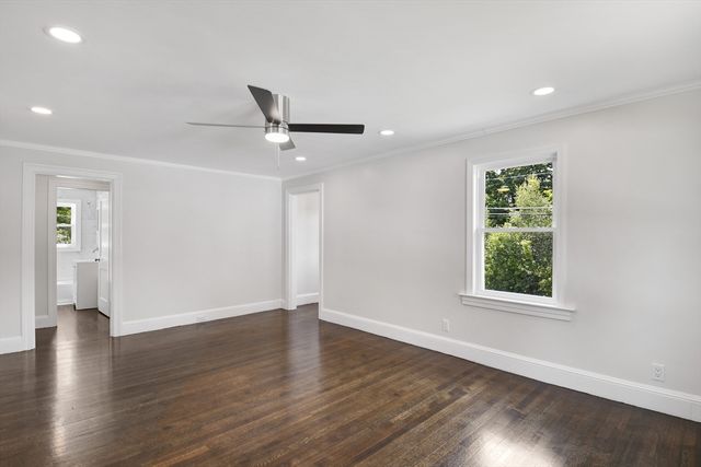 35 Richardson Rd, Fitchburg, MA 01420