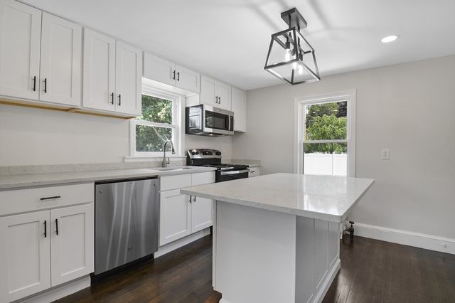 35 Richardson Rd, Fitchburg, MA 01420
