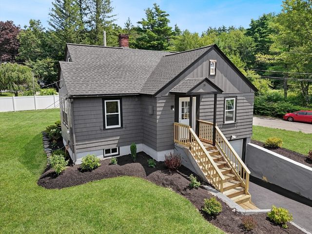 35 Richardson Rd, Fitchburg, MA 01420