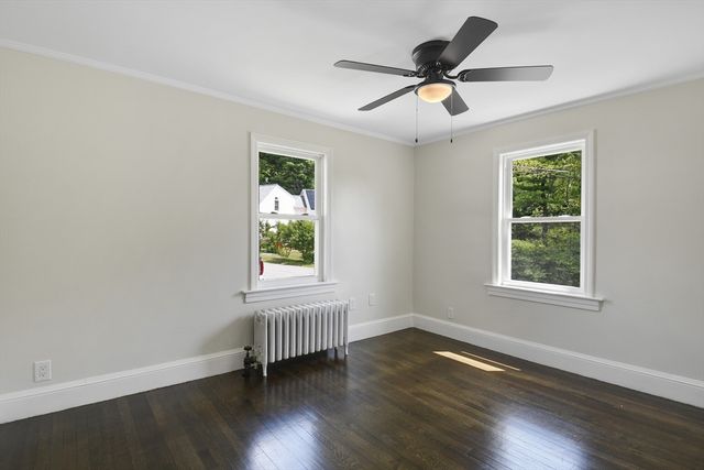35 Richardson Rd, Fitchburg, MA 01420