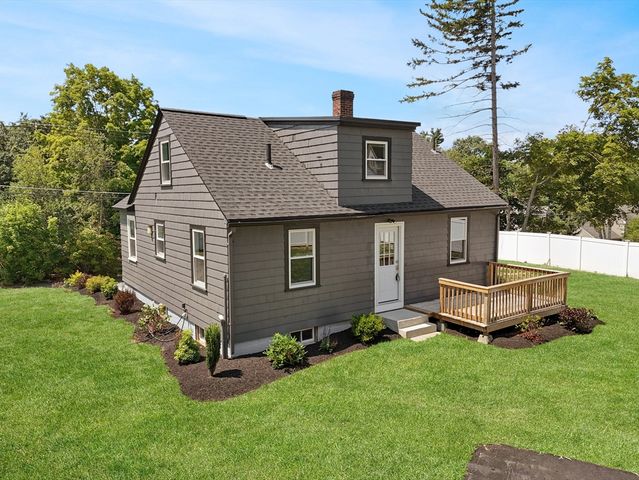 35 Richardson Rd, Fitchburg, MA 01420