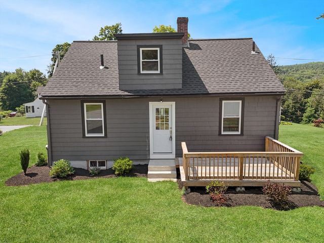 35 Richardson Rd, Fitchburg, MA 01420