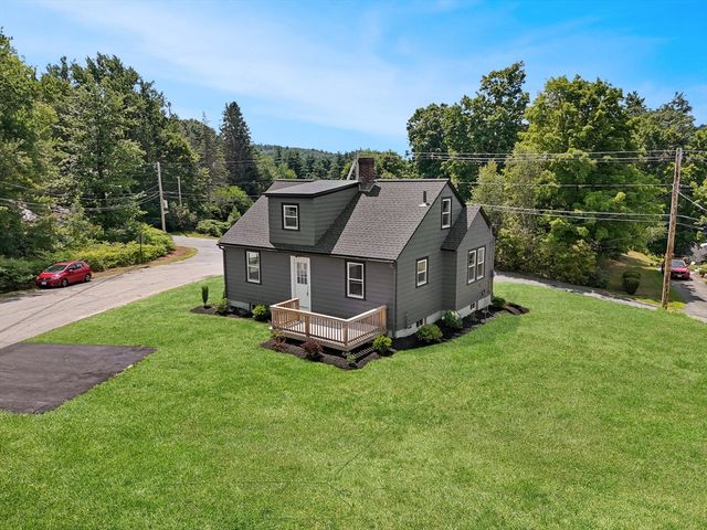 35 Richardson Rd, Fitchburg, MA 01420