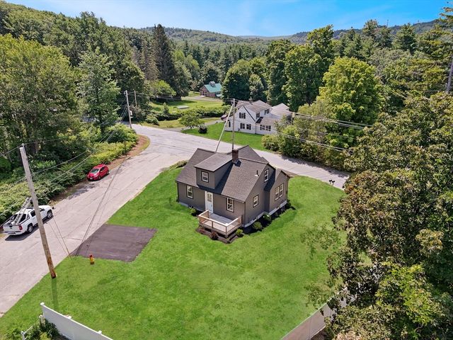 35 Richardson Rd, Fitchburg, MA 01420