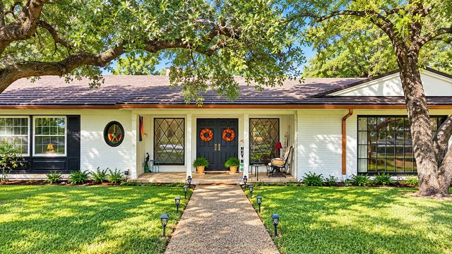 1650 Azteca Drive, Fort Worth, TX 76112