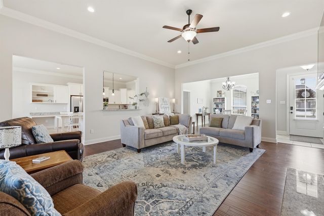 109 Kings Wood Avenue, Thibodaux, LA 70301