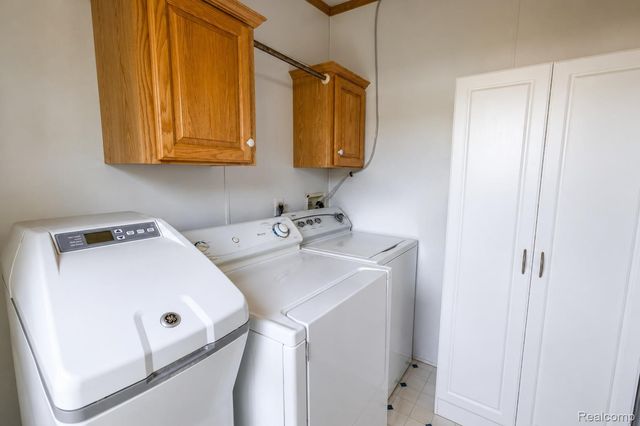 312 Cranberry Beach Boulevard, White Lake Charter Township, MI 48386