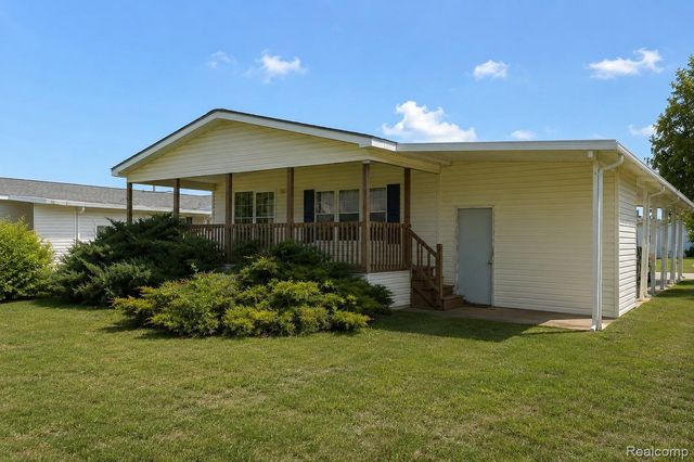 312 Cranberry Beach Boulevard, White Lake Charter Township, MI 48386