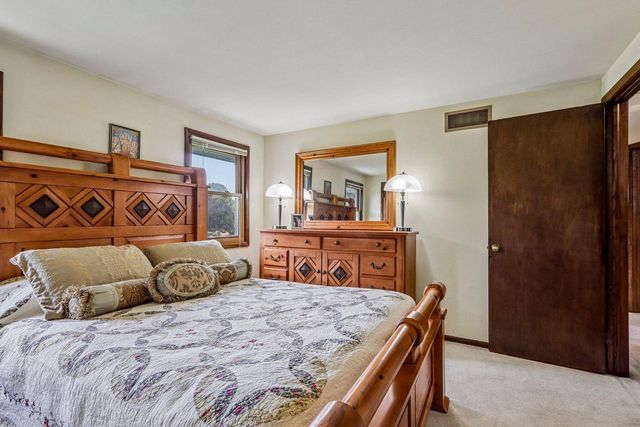 4185 Beaufort DRIVE, Brookfield, WI 53045