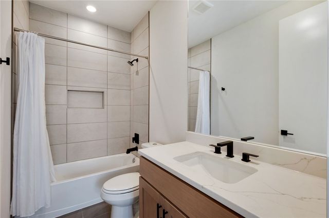 2944 Huffman Way, College Station, TX 77840