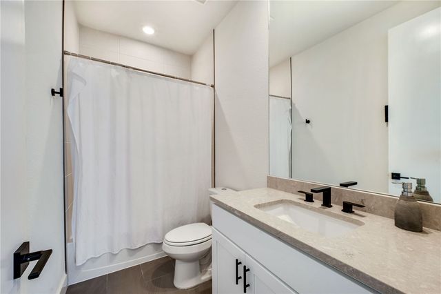 2944 Huffman Way, College Station, TX 77840