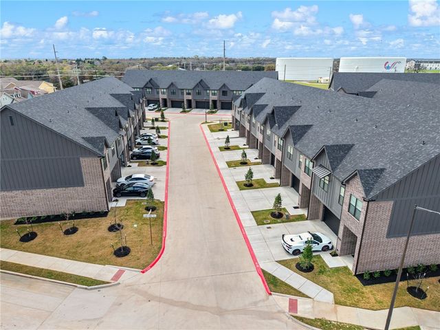 2944 Huffman Way, College Station, TX 77840