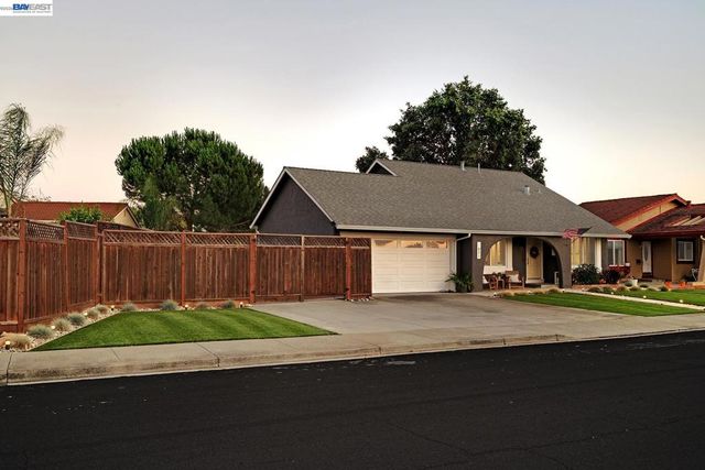 831 Delaware Way, Livermore, CA 94551
