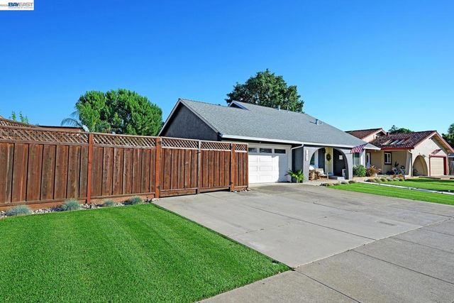 831 Delaware Way, Livermore, CA 94551