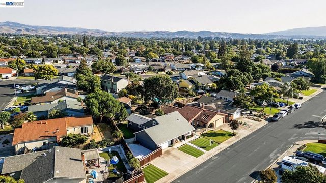 831 Delaware Way, Livermore, CA 94551