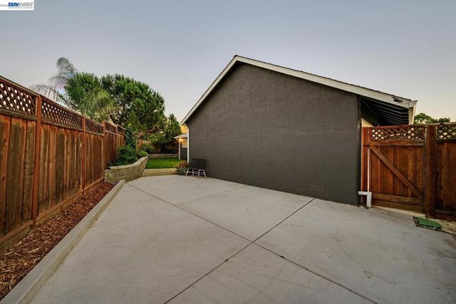 831 Delaware Way, Livermore, CA 94551