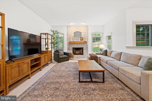 1618 SNUFF MILL RD, Hockessin, DE 19707
