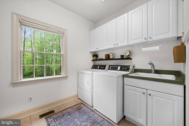 1618 SNUFF MILL RD, Hockessin, DE 19707
