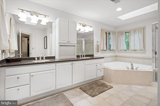 1618 SNUFF MILL RD, Hockessin, DE 19707